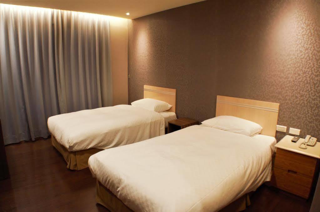 Vip Hotel Taipei Exterior photo