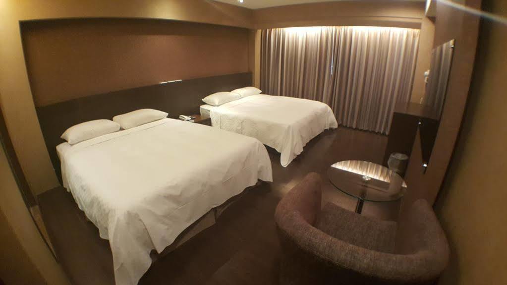 Vip Hotel Taipei Exterior photo